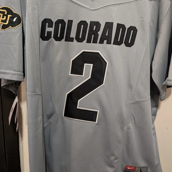 Nike Gray and Black Men's Jersey - Picture 7 of 7